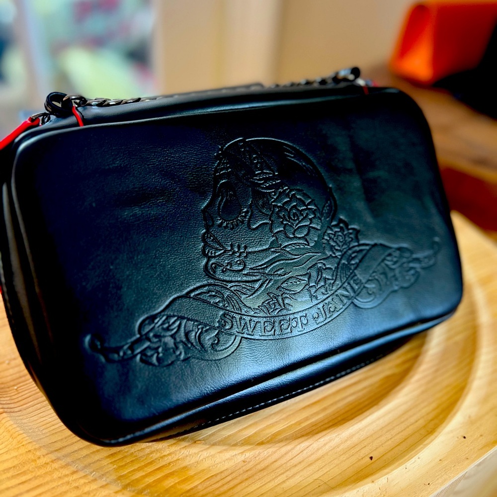 Deadwood Cigars Leather Skull Embossed Cigar Carrier